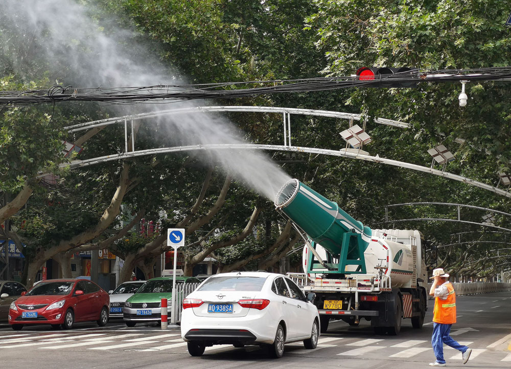 雾炮车喷水雾为城市降温,但水雾有害吗?环保部门给出答案