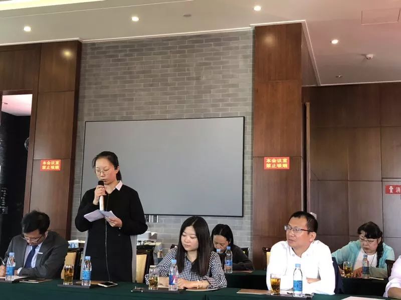 青海校友代表李银会,芮立平,单义铎(代表王健),周华新,李兰英等分别