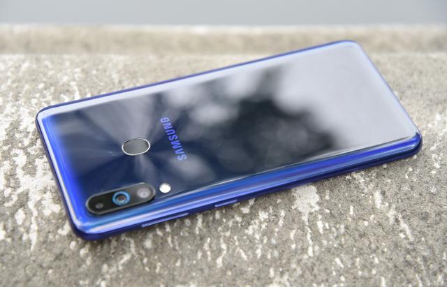 原创三星手机galaxy a60:价压红米真性价比无敌!