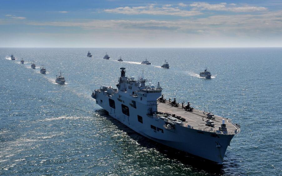 美带领18国直逼俄罗斯,32艘舰船24架战机摆开架势_军舰