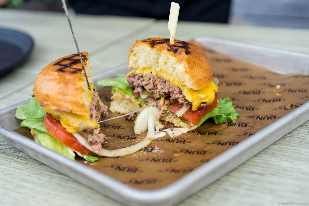 当汉堡从快餐进阶成正餐后,人们对它的认知也悄然发生改变_chilis