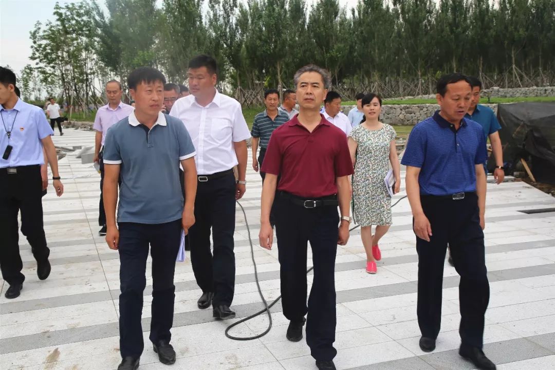 马焕龙就天骄天骏生态旅游度假区开园和花乡小镇建设等