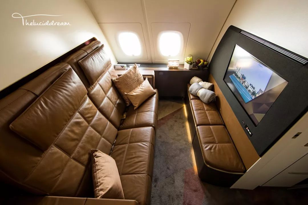 【飞行】十年时间,我睡遍了所有空中客车a380客机上的床._头等舱