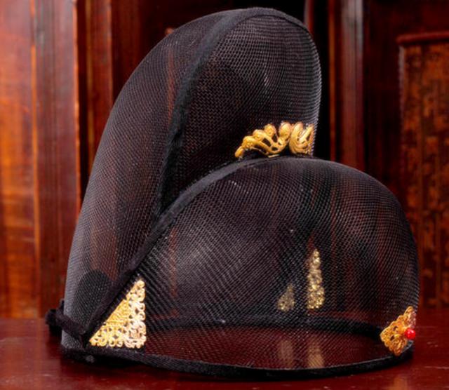 中国历史上最特殊的一顶帽子,不是谁都能戴它,现今已经没落