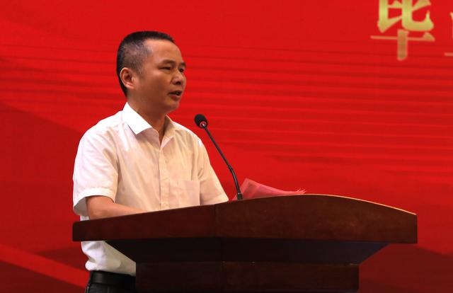 江西理工大学应用科学学院隆重举行2019届毕业生毕业典