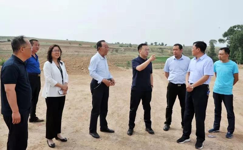 市农业农村局调研组在新荣区调研
