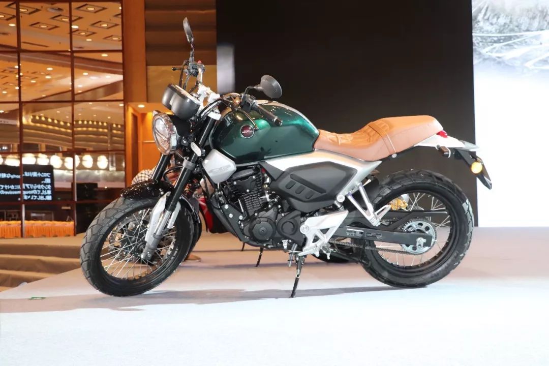 鸷道五羊-本田除了abs外,国四cbf190r对排气管,铝合金手把等地方也