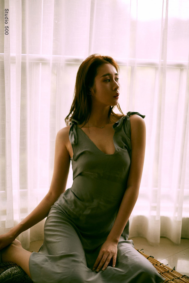 小性感の何菲01