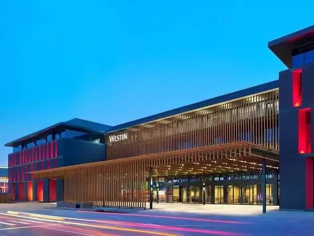 曲池坊曲池坊紧邻曲江池,曲江池是当时皇族贵戚的主要游览场所,在曲江