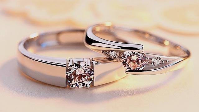 原创塔罗牌测试你选一对唯美钻戒,你最终会和谁在一起