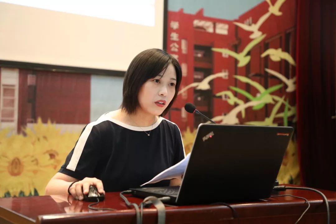 王艺榛老师说教学不是一个不断消耗的过程,而是一个丰富自我,滋养自我