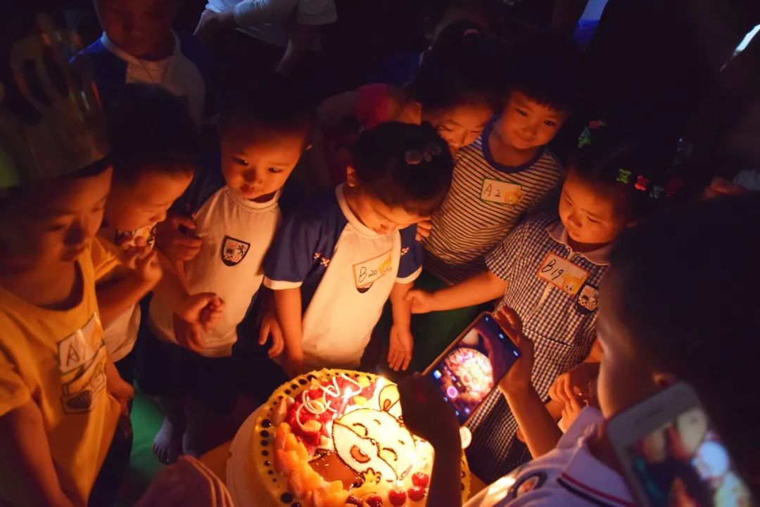 金禾6月份宝宝生日会丨只要被爱环绕就是美好时光