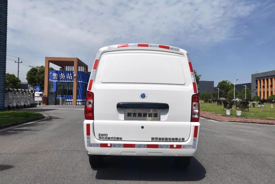 新吉奥新能源丨em10来开路 还你清新貌美宜居城市