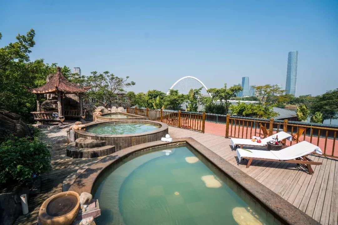 点我进入小程序乘坐复古集美铛铛车(集游1线)还能直达天沐温泉从早上9