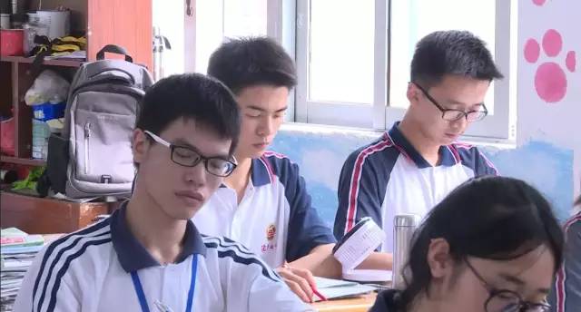 2016年秋季余义文以优异成绩入读饶平二中首届"瑞光班",今年参加高考