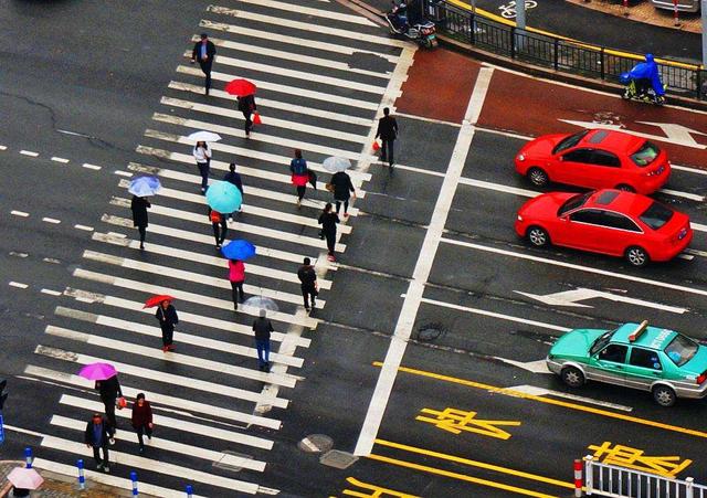 6月28日,交警二大队通报一起涉及人员死亡的道路交通事故:行人于某