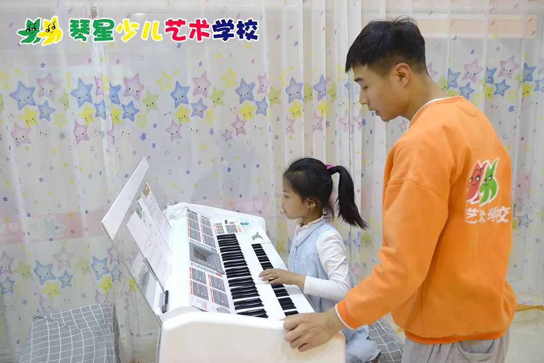 双排键学了10年,双排键多久能学出来,学双排键为啥很少人学_大山谷图库