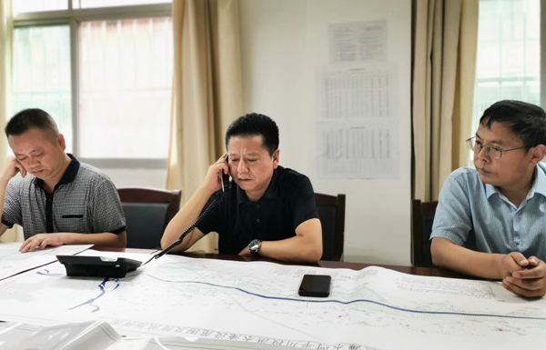 区长曹俊强检查指导防汛工作