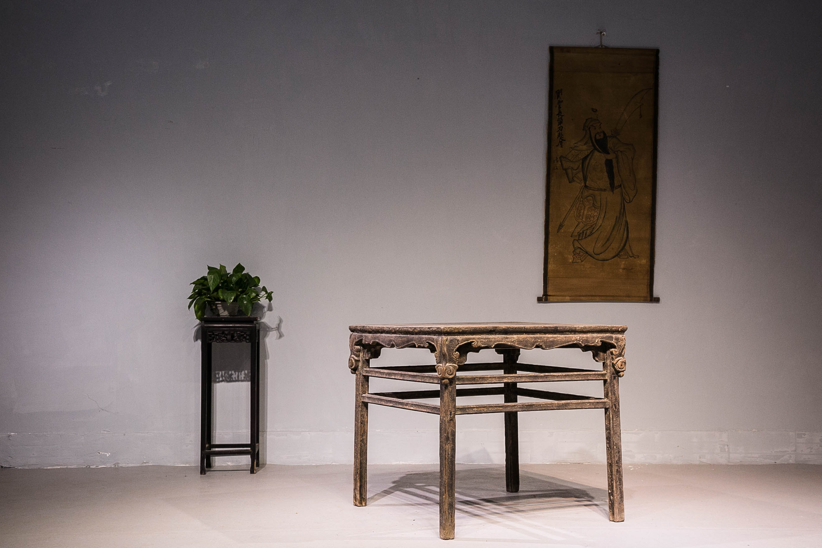 明清家具之明式黑漆展腿式双牙板方桌