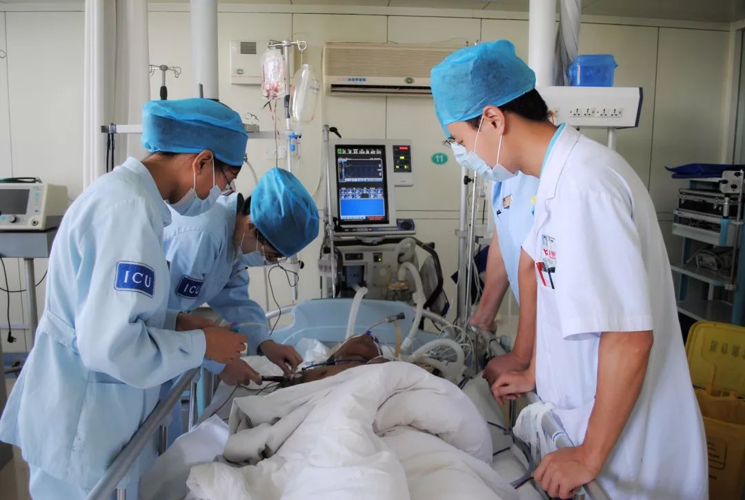 医学科以病人为中心以质量为核心以治病救人为己任为病人提供优质服务