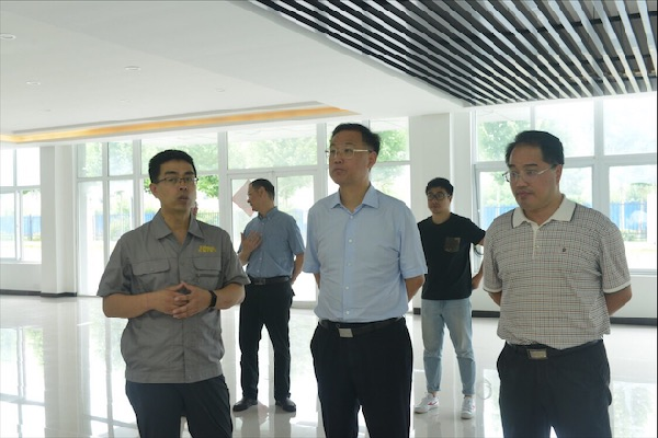 区委主要领导调研鸠江经济开发区机器人重点企业