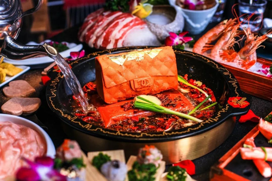 重庆独一家!当火锅遇到金箔 每一口都好吃到哭