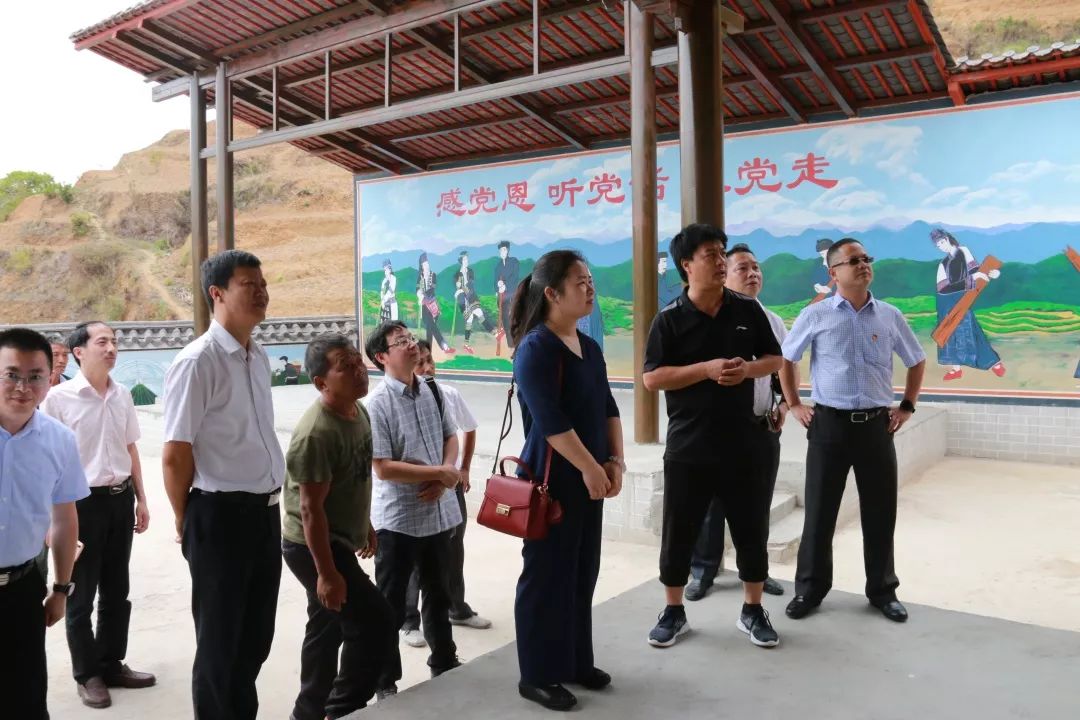 动态区财政局金融办率区内金融机构赴普洱市墨江县开展村企结对帮扶