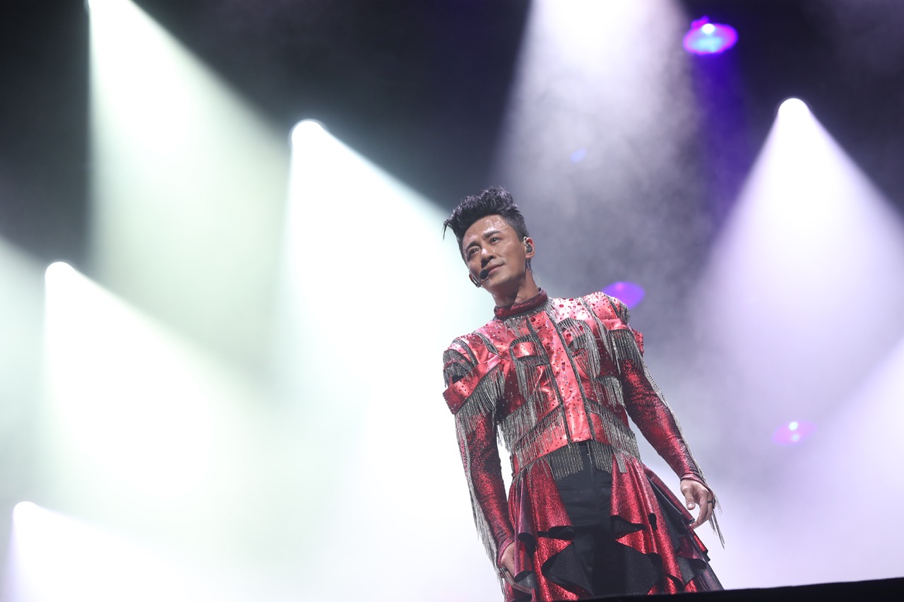 林峯上海开唱留遗憾 明年将开全新巡演_演唱会