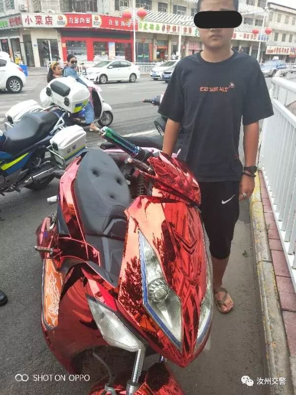 一群骑着鬼火电动车的炸街族被抓居然都是未成年