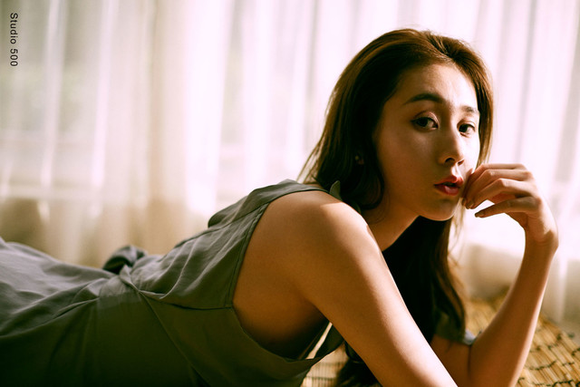 小性感の何菲01