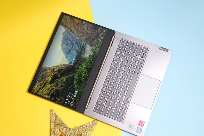 这台联想扬天s540的机身薄至16.