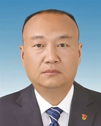 红河州泸西县县长图片