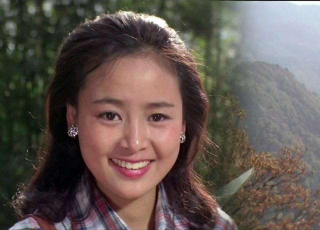 于是当《庐山恋》剧组扮演女主角周筠的演员出现空缺,徐厂长当下就