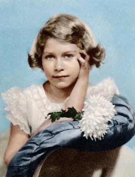 这个小女孩被亲切的称为"莉莉丝贝特",她和妹妹玛格丽特公主都深受