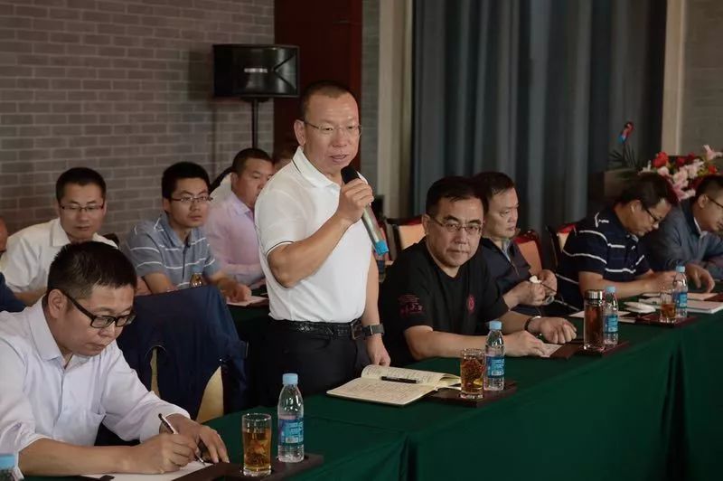 青海校友代表李银会,芮立平,单义铎(代表王健),周华新,李兰英等分别