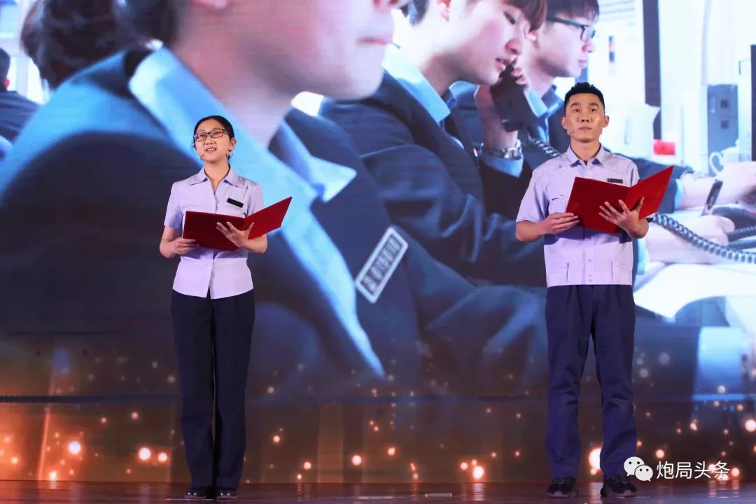 诗朗诵《一眼百年》朗诵:治安支队 殷凌岳,公益西桥站派出所 王有余