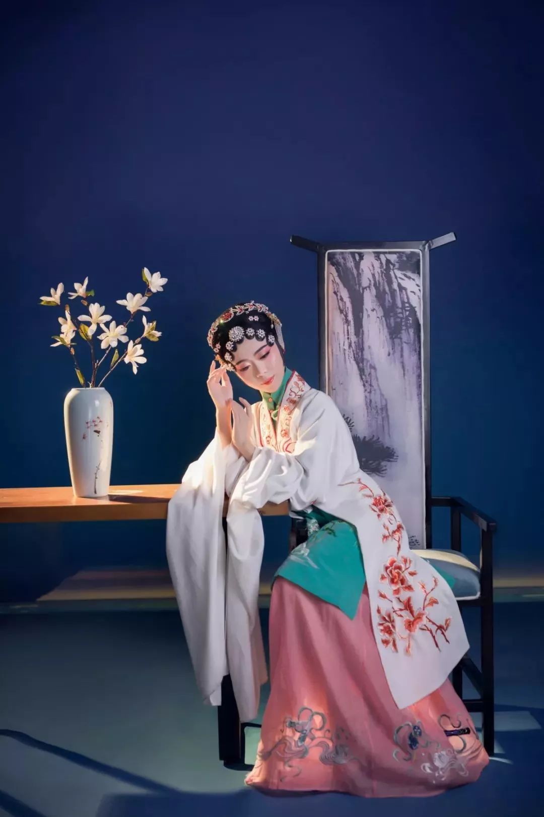 拍摄的专属风格当然,古艺摄影还有超多其他经典主题风格汉唐风,戏曲风