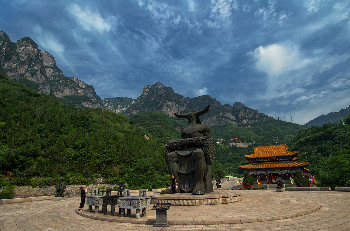 沁阳市紫陵镇三任村支书鼎力相助富裕新范村未来可期