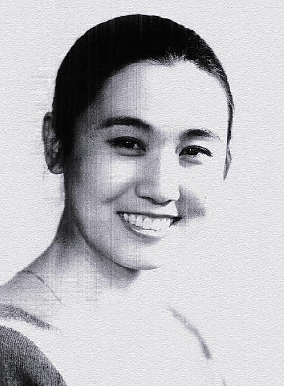 其实蒋宝英从小并不算一个各方面都特别出众的孩子,但她性格却很活泼