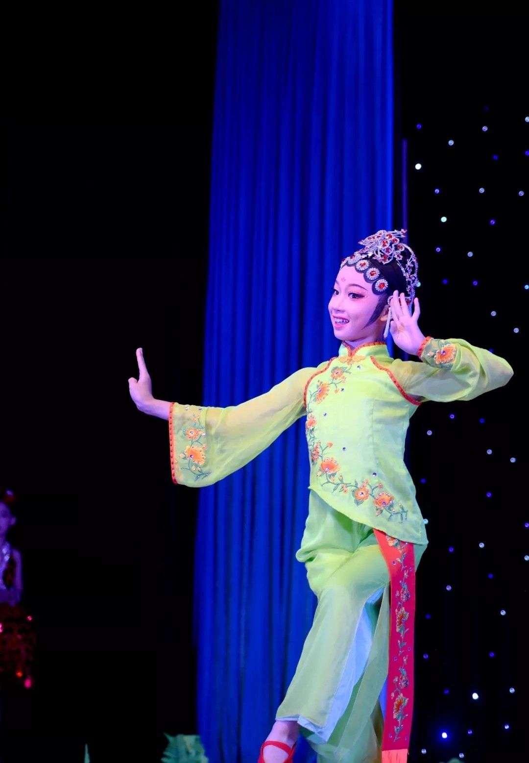 许少瑄(实验小学)独舞《报童晨曦》小学低段组 金奖4名金奖节目欣赏速