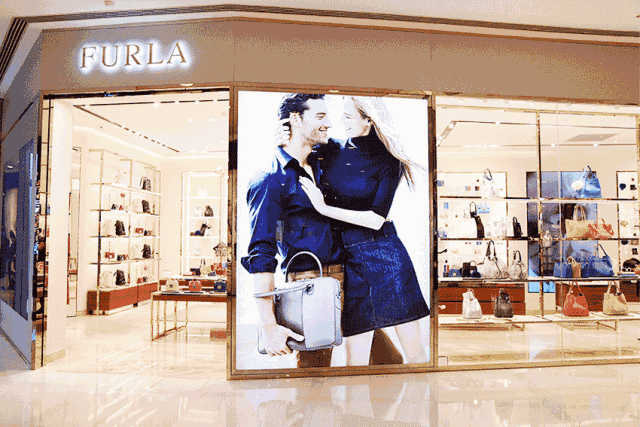 carola bianchi摄影师: tom schirmacher模特: ophelie guillermand