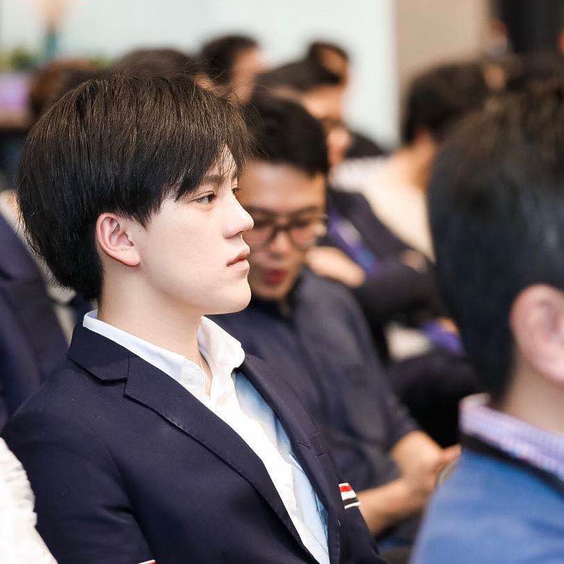 区块链创业鬼才蔡曙16岁白手起家21岁身价过亿