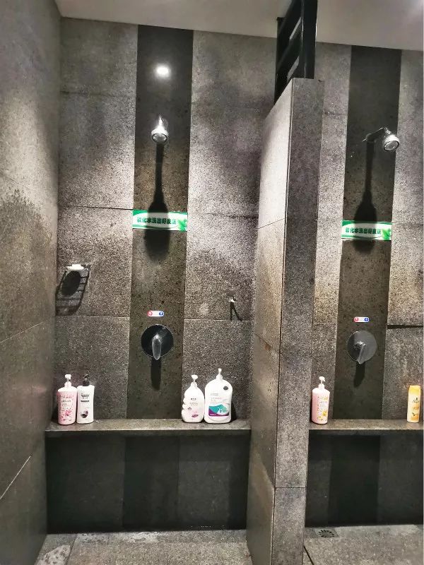 福利星海广场8千平方米洗浴中心条件超棒门票仅195元