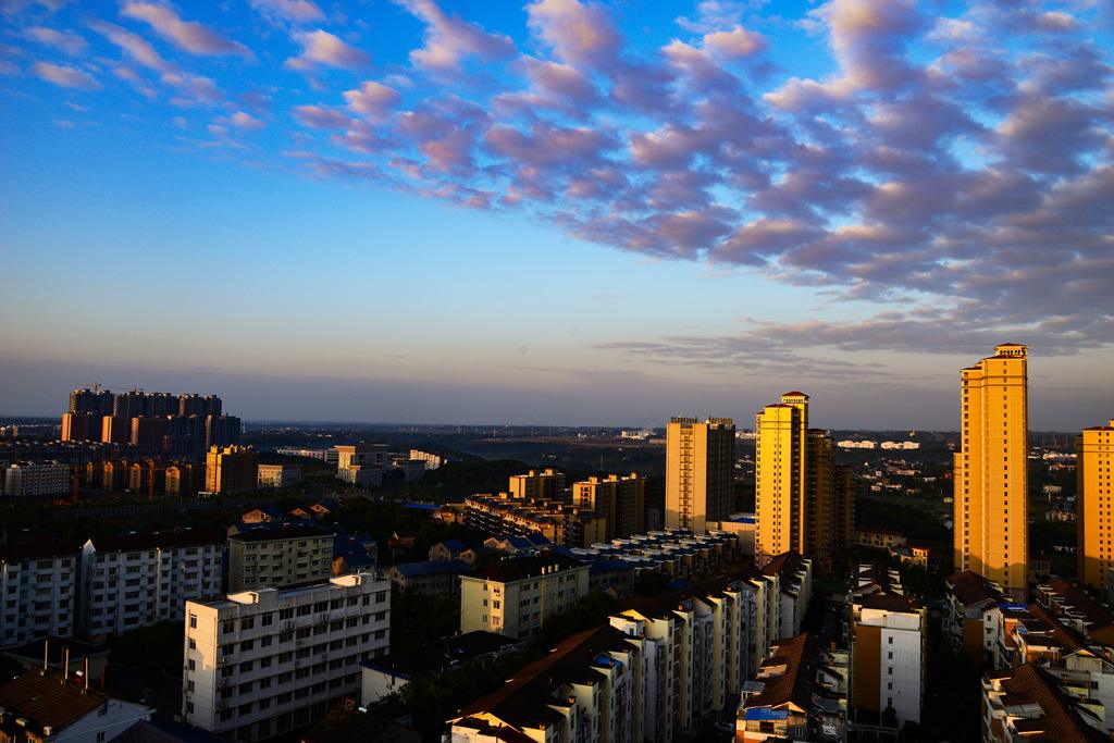 松滋市政府组织任命的国家工作人员举行宪法宣誓仪式