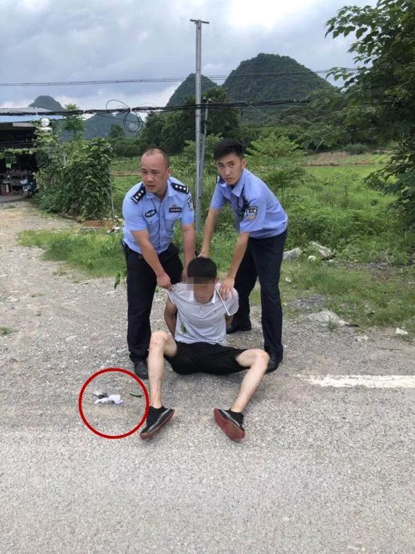 阳朔上演警匪大戏民警狂追小偷两公里被抓后小偷直接累倒在地
