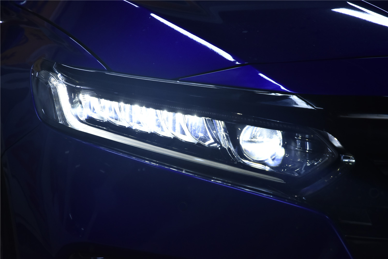 10代雅阁在长沙居然可以这样大灯改装升级