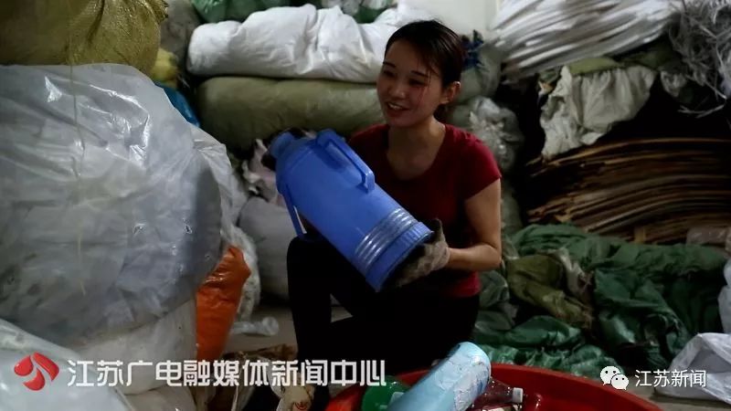90后姑娘收废品10年因为科普这个问题火了