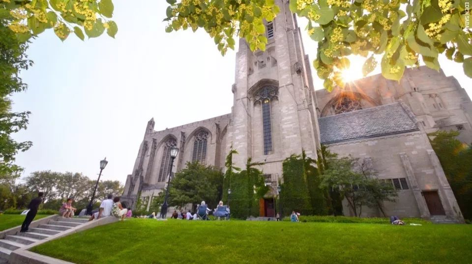 rockefeller chapel是芝加哥大学最高的建筑,图源:芝加哥大学官网在