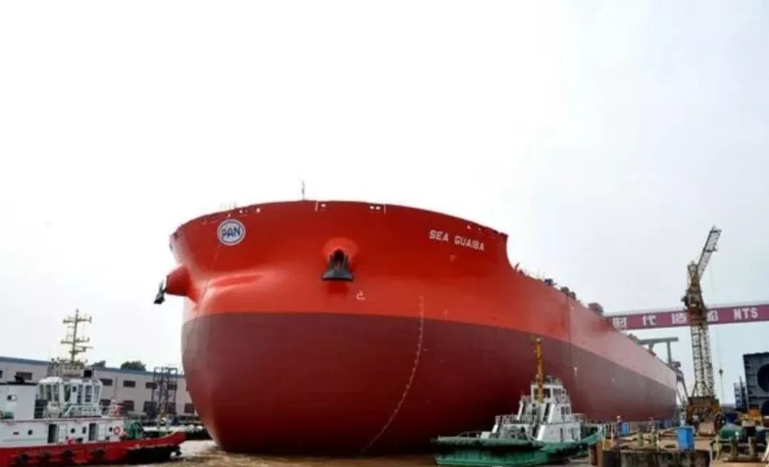 新时代造船首艘325000吨超大型矿砂船顺利下水
