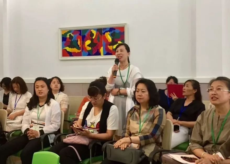 在跟岗研修环节,宝韵音乐幼儿园的教师和小朋友们为学员们展示了彩虹